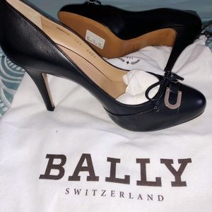 Bally heels size 39 1/2